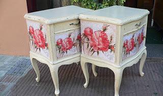 Como reciclar un mueble de madera con decapado y decoupage. Reciclar muebles