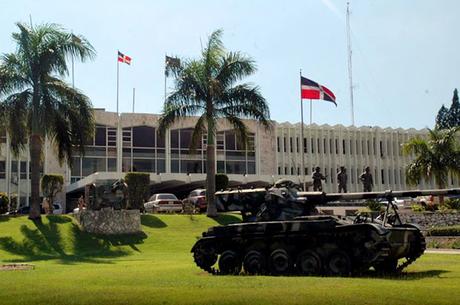 FFAA RD explica actuación contra civil vestía ropa militar en Marcha Verde. FFAA RD explica actuación contra civil vestía ropa militar en Marcha Verde.