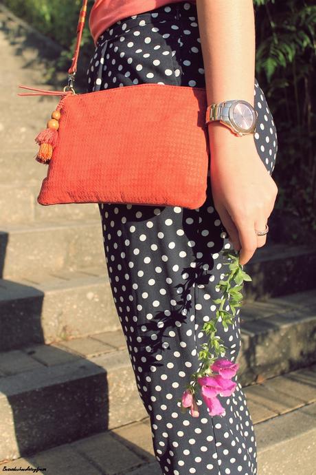 Dots & Coral