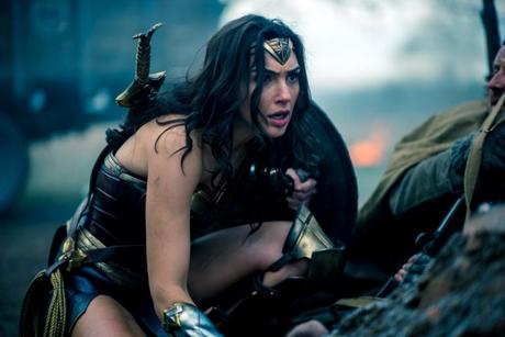 Wonder Woman – Tierna mirada y puños implacables