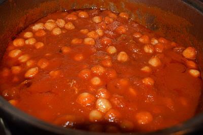 Mollejas de Pollo con Tomate y Garbanzos