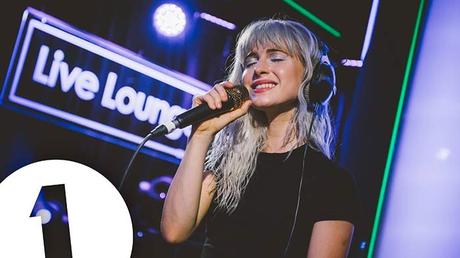 Paramore versionó ‘Passionfruit’ de Drake en el programa Live Lounge Paramore en Live Lounge