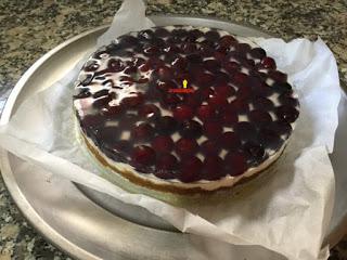 TARTA DE QUESO Y CHOCOLATE BLANCO CON CEREZAS