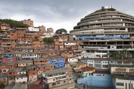 Venezuela: El centro comercial que se convirtió en prisión.