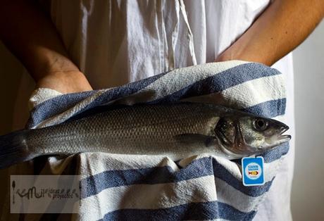 primer-plano-lubina-con-sello-garantia-nuestros-mares2 lubina-marinera-nuestros-mares2