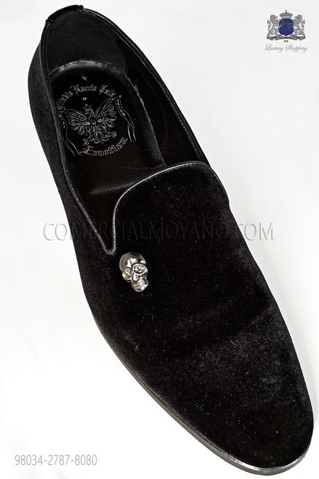 http://www.comercialmoyano.com/es/2136-zapato-slipper-terciopelo-negro-con-aplique-calavera-niquel-98034-2787-8080-ottavio-nuccio-gala.html