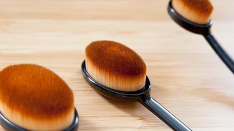 ¿Brochas-cepillo? | THE OVAL BRUSH Vanity Tools