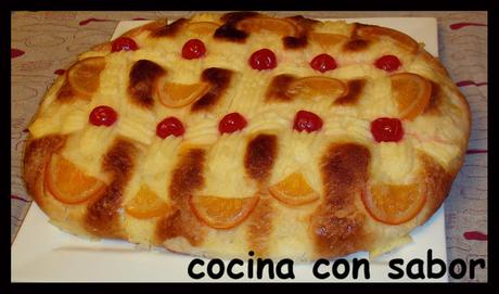 Coca de Sant Joan con crema 