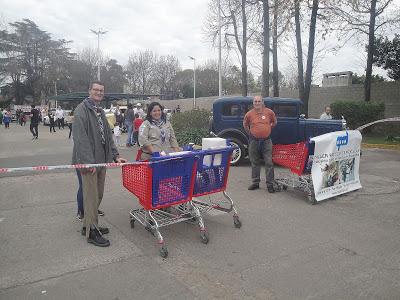 Exposición solidaria en Carrefour Bella Vista