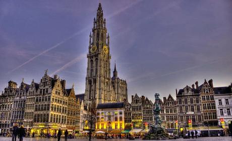 Catedral De Amberes en Bélgica. El Arte Gótico En Su Máxima Expresión