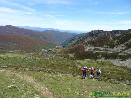 Ruta al Mustallar: Bajando a las lagunas de Vilousa