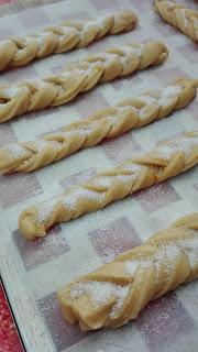 GALLETAS DE VINO TRENZADAS