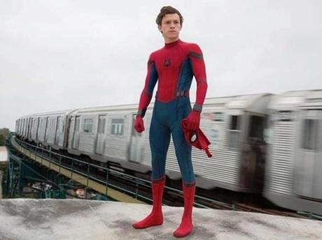 Reseña Spider-Man: De Regreso a Casa, presenta a un verdadero villano en manos de Michael Keaton