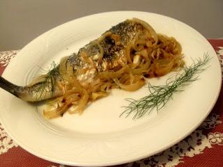 Lubina con cebolla al hinojo Lubina con cebolla al hinojo