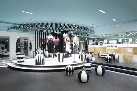 Key to style: el universo Nendo transformó la planta de moda de mujer de Seibu, en Shibuya