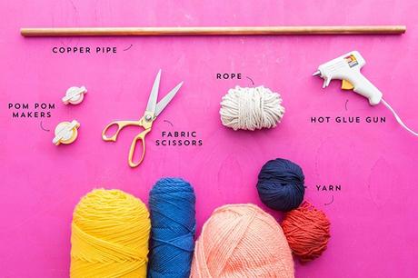 DIY: MURAL DE POMPONES DE COLORES