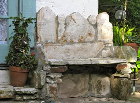 Asientos de piedra para el jardín