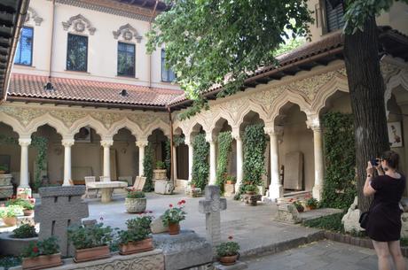 Tres calurosos días en Bucarest – Three hot days in Bucharest Tres calurosos días en Bucarest – Three hot days in Bucharest