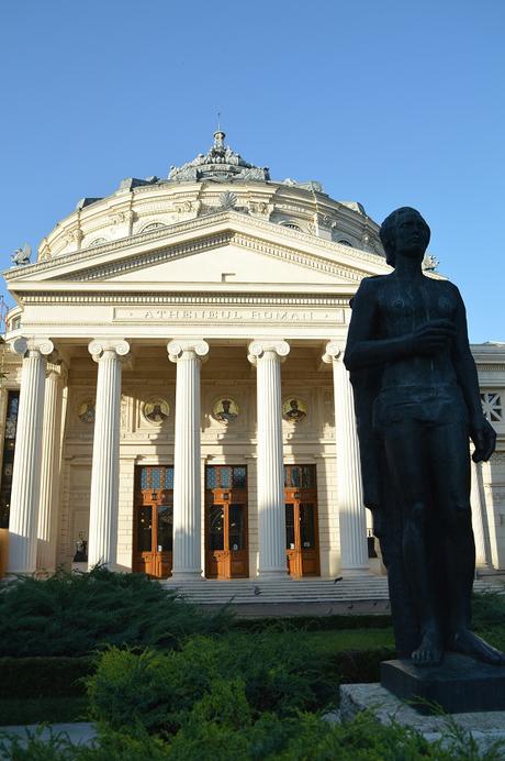 Tres calurosos días en Bucarest – Three hot days in Bucharest Tres calurosos días en Bucarest – Three hot days in Bucharest