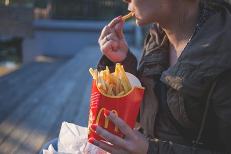 Fast, Food Personas con bulimia usarían la comida como vía de escape al estrés