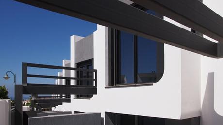 FINAL DE OBRA EN LA SEGUNDA MANZANA DE VIVIENDAS ADOSADAS DISEÑADAS POR A-CERO EN MÁLAGA FINAL DE OBRA EN LA SEGUNDA MANZANA DE VIVIENDAS ADOSADAS DISEÑADAS POR A-CERO EN MÁLAGA