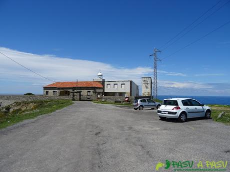 Ruta a la Cueva de la Iglesiona: Faro Vidio en el Cabo Vidio