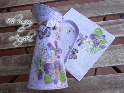 Decoupage y craquelado - Como decorar una jarra de metal