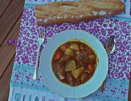 COSTILLA ADOBADA AL CHIMICHURRI CON PATATAS COSTILLA ADOBADA AL CHIMICHURRI CON PATATAS