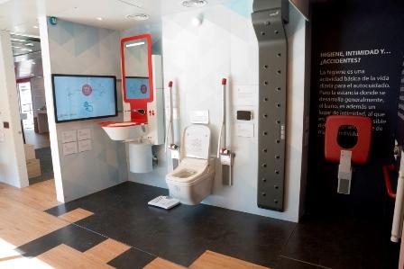 Baño accesible Ilunion Fundación ONCE-Casa-Accesible-sostenible-Domótica-discapacidad