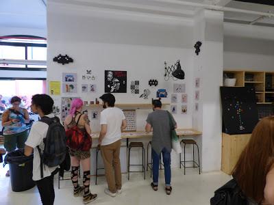 De visita al primer Pixel Meet Market, en Barcelona. De visita al primer Pixel Meet Market, en Barcelona.