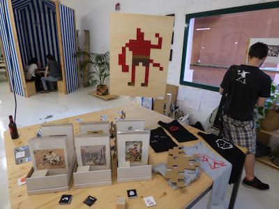 De visita al primer Pixel Meet Market, en Barcelona. De visita al primer Pixel Meet Market, en Barcelona.