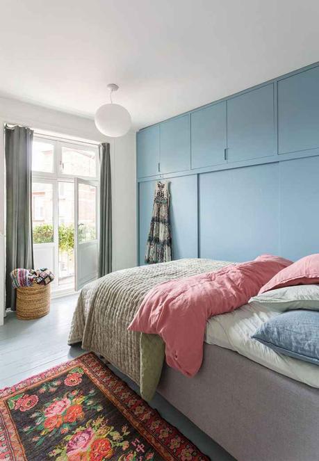piso danes mint deco estilo nórdico estilo escandinavo diseño nórdico decorar con plantas y flores decoración en azul decoración colorida decoración azul claro 