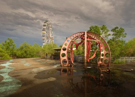 Abandonded Theme Park Seph Lawless 18