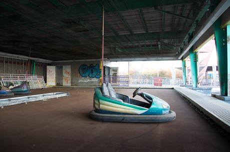 Abandonded Theme Park Seph Lawless 11