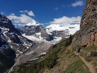 SENDERISMO EN LAKE LOUISE: DEVIL’S THUMB 2466 m