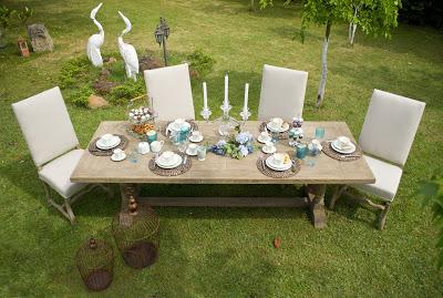 Mesa para fiesta en el jardín