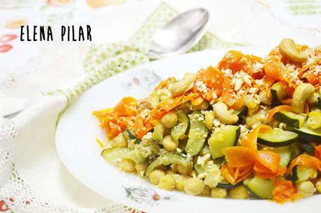 Garbanzos con calabacín y anacardos