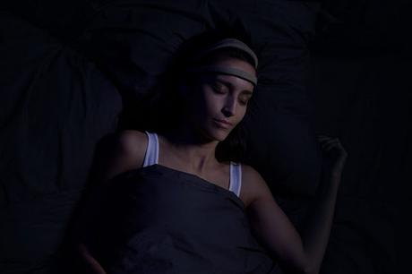 Este dispositivo ayuda a dormir y rastreara tu sueño Este dispositivo ayuda a dormir y rastreara tu sueño