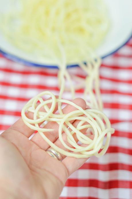 Espaguetis falsos de Calabacín con Salsa Boloñesa ligera (Zoodles)