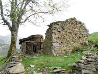 La Pumará-Los Tornos-La Foz de Covellayo-La Foz l'Apertón-Cuadrazu-Los Collaos la Pedriquina-El Picu-La Carba'l Picu