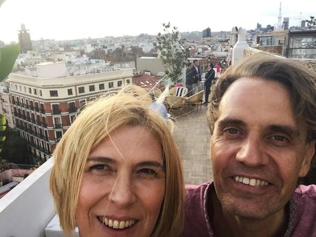 Aquí estamos maridin y yo disfrutando de esa gran velada de Vente Privee. ¡Feliz Verano! Entender la Belleza cierra por Vacaciones ¡Nos vemos en Septiembre!