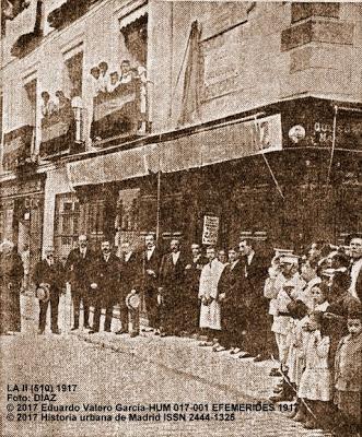 Lápida del Cardenal Cisneros en la calle homónima. Madrid, 1917