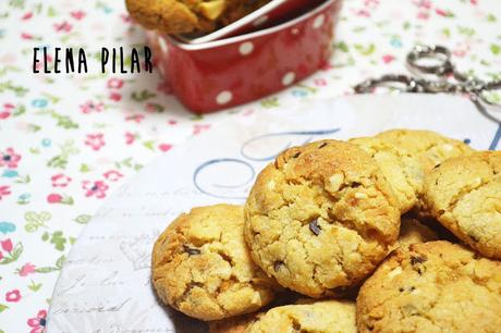 Cookies de coco, toffee y nueces de Macadamia Cookies de coco, toffee y nueces de Macadamia