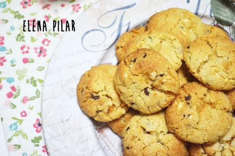 Cookies de coco, toffee y nueces de Macadamia Cookies de coco, toffee y nueces de Macadamia