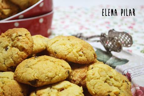 Cookies de coco, toffee y nueces de Macadamia Cookies de coco, toffee y nueces de Macadamia