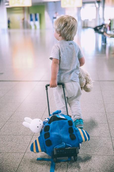 viajar niños mochila