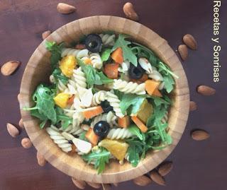 ENSALADA DE PASTA CON NARANJA, ZANAHORIA , CANELA , MIEL Y AROMAS CITRICOS