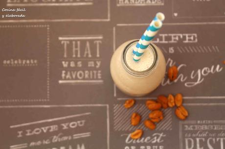 BATIDO HELADO DE AVELLANAS FRITAS EN MIEL BATIDO HELADO DE AVELLANAS FRITAS EN MIEL