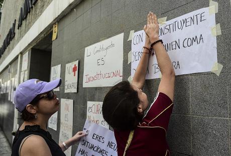 A contrarreloj, opositores venezolanos intentan frenar la Constituyente cubana A contrarreloj, opositores venezolanos intentan frenar la Constituyente cubana