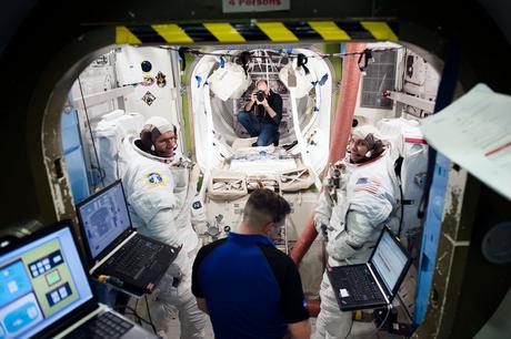 Una portada de National Geographic hecha con una Nikon descatalogada y la luz del flash de un iPhone Portada National Geographic Alessandro Barteletti 03